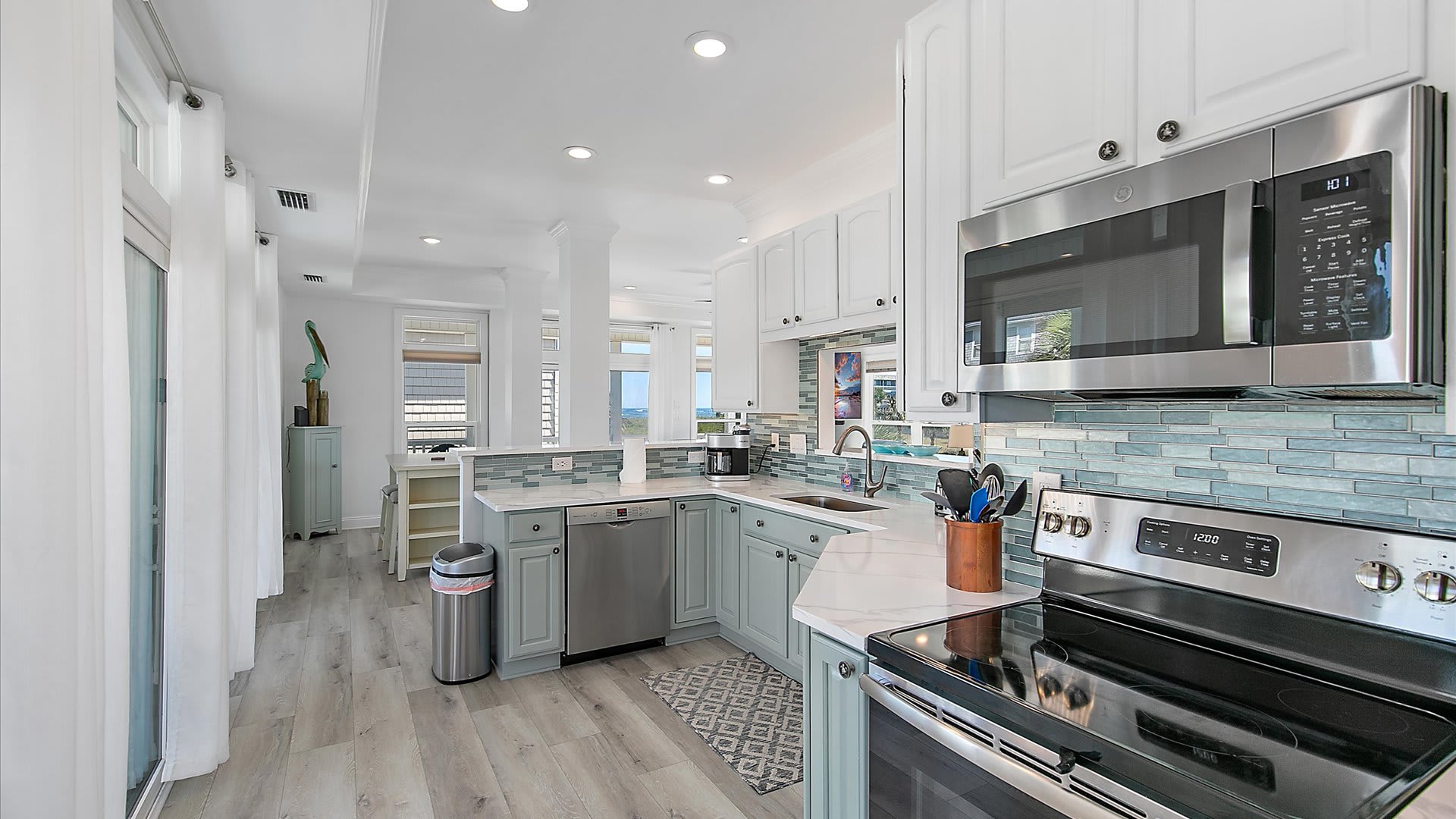 Casa De Lobos | Wren Beach Rentals by Portoro