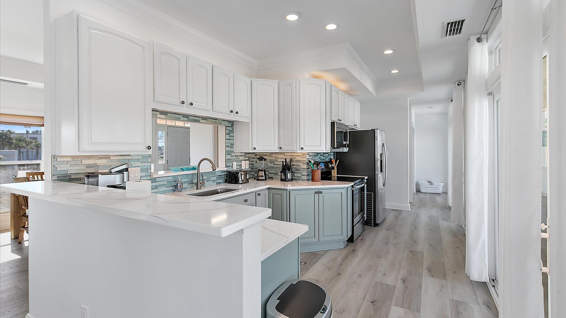 Casa De Lobos | Wren Beach Rentals by Portoro