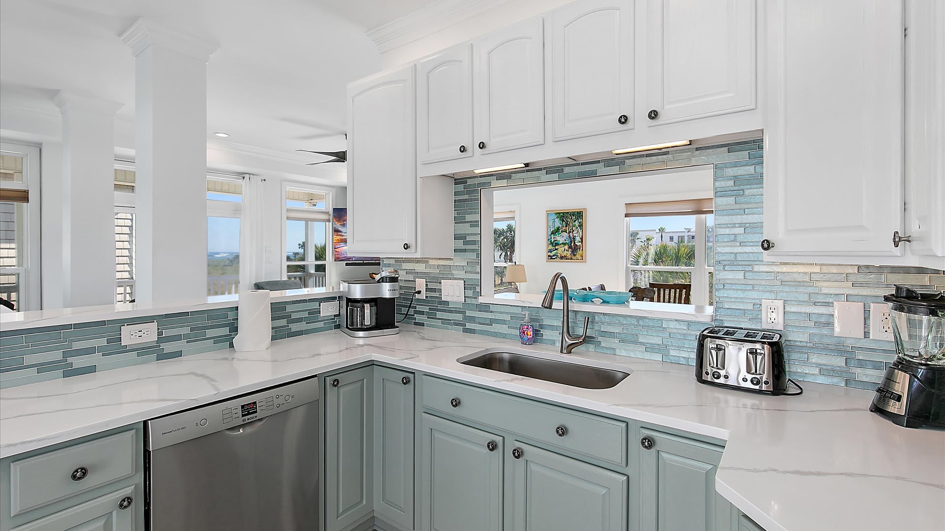 Casa De Lobos | Wren Beach Rentals by Portoro