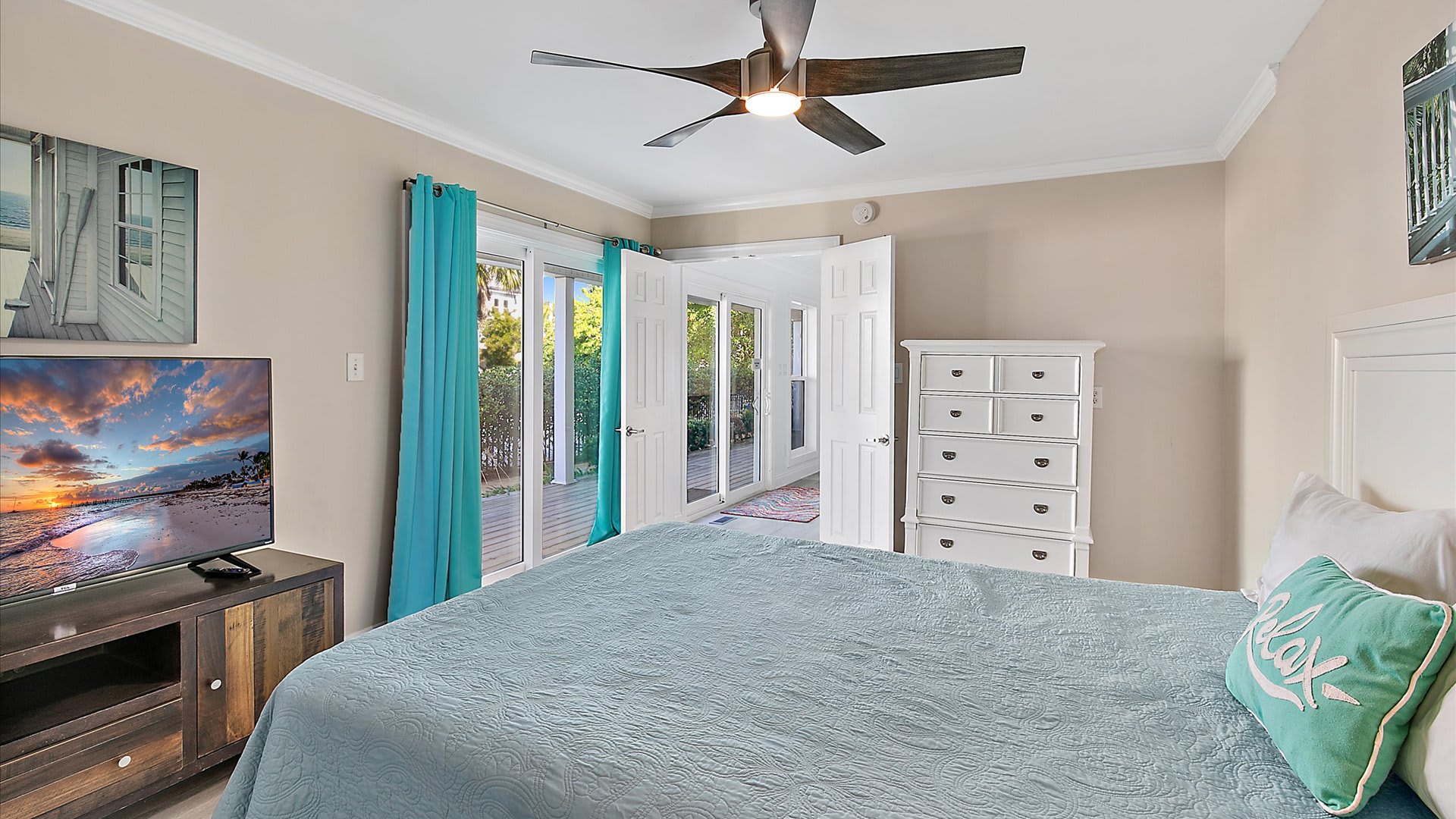 Casa De Lobos | Wren Beach Rentals by Portoro