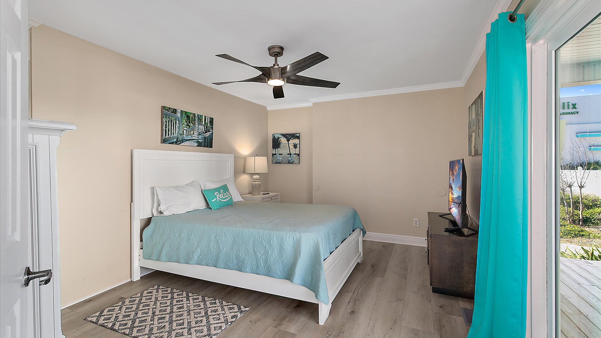 Casa De Lobos | Wren Beach Rentals by Portoro