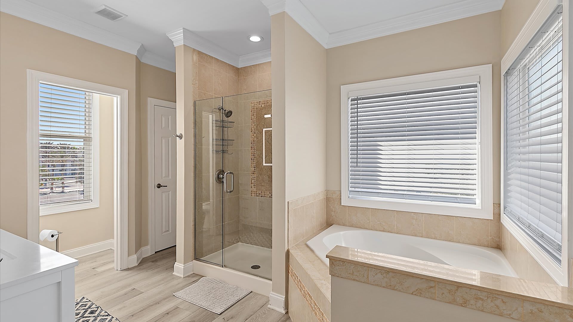 Casa De Lobos | Wren Beach Rentals by Portoro