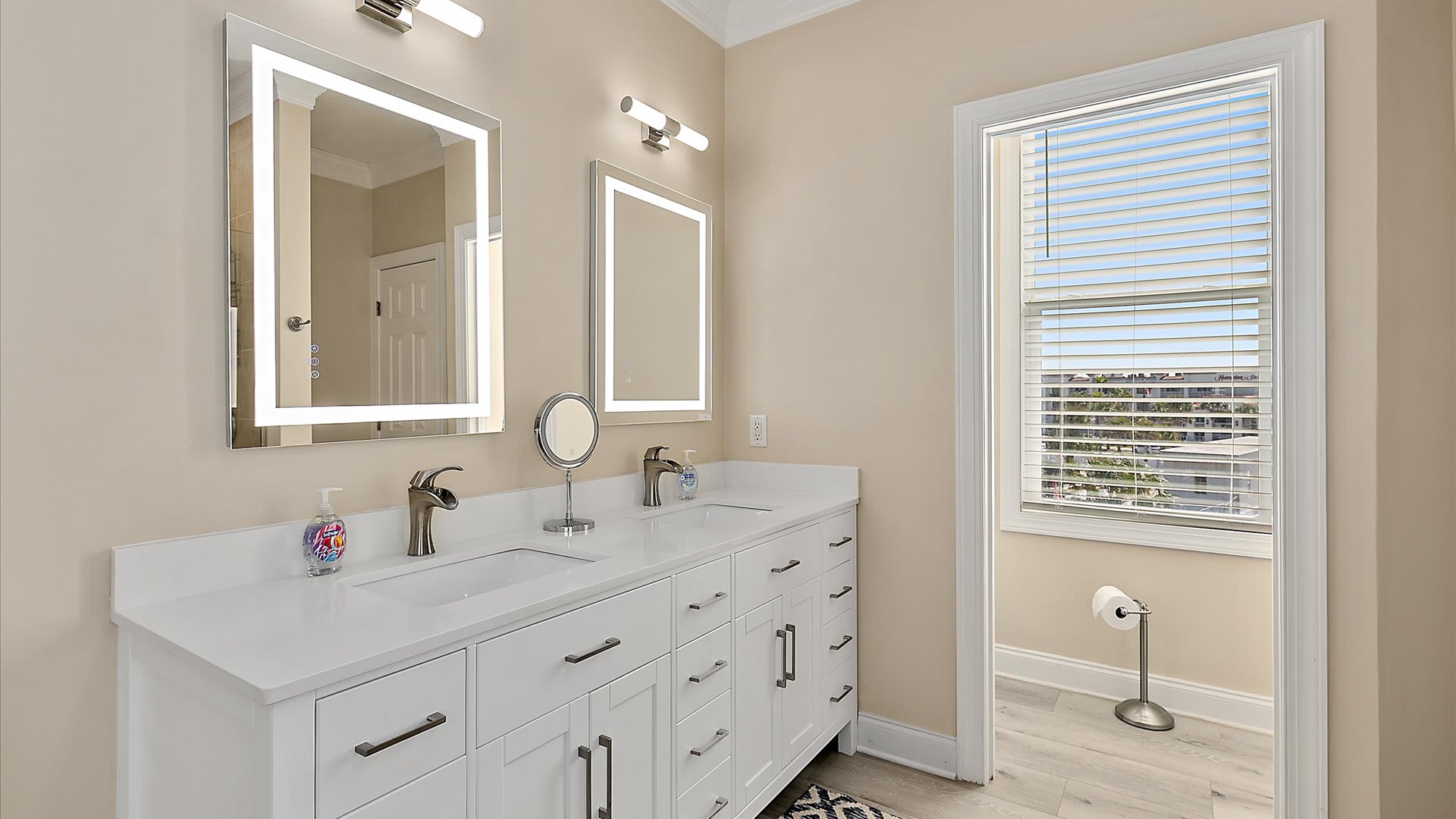 Casa De Lobos | Wren Beach Rentals by Portoro