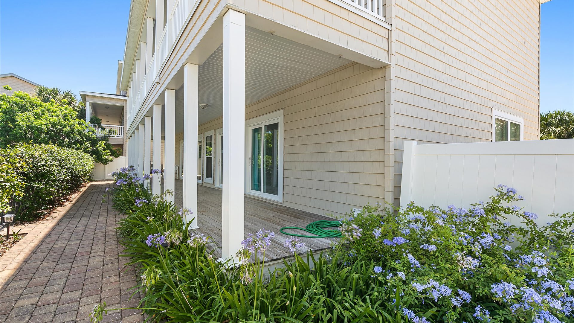 Casa De Lobos | Wren Beach Rentals by Portoro