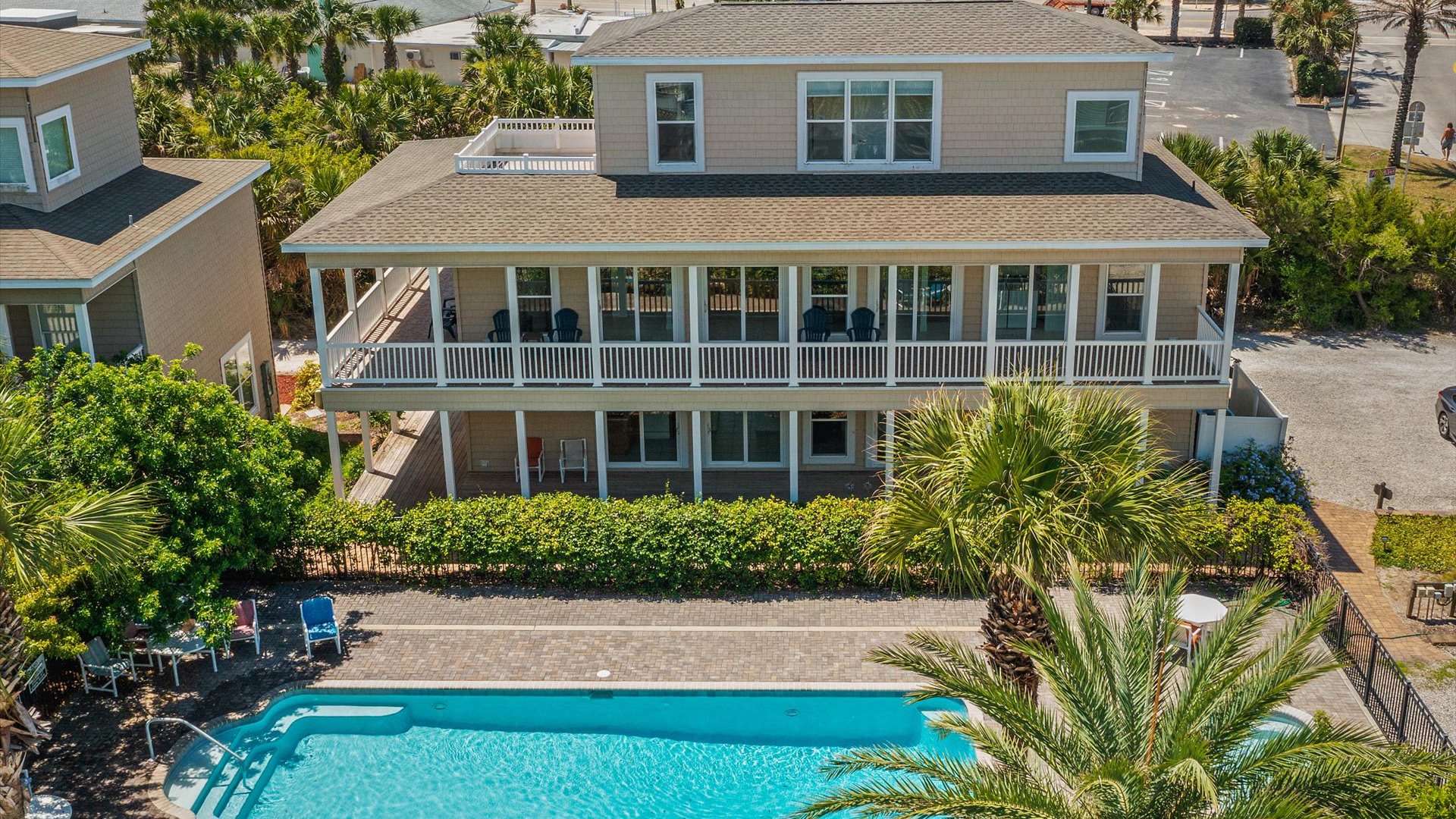 Casa De Lobos | Wren Beach Rentals by Portoro