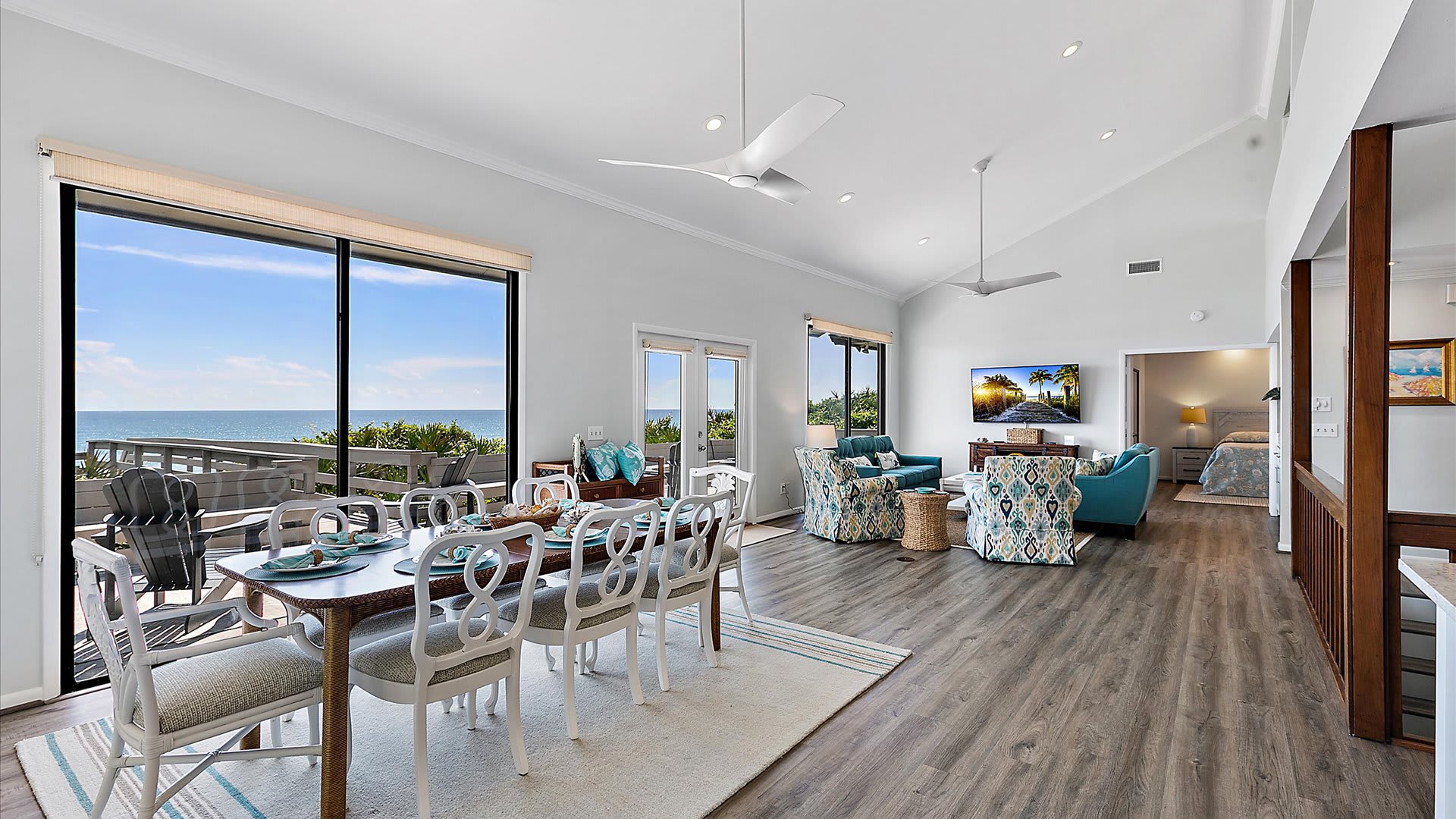 Hello Beach | Wren Beach Rentals by Portoro