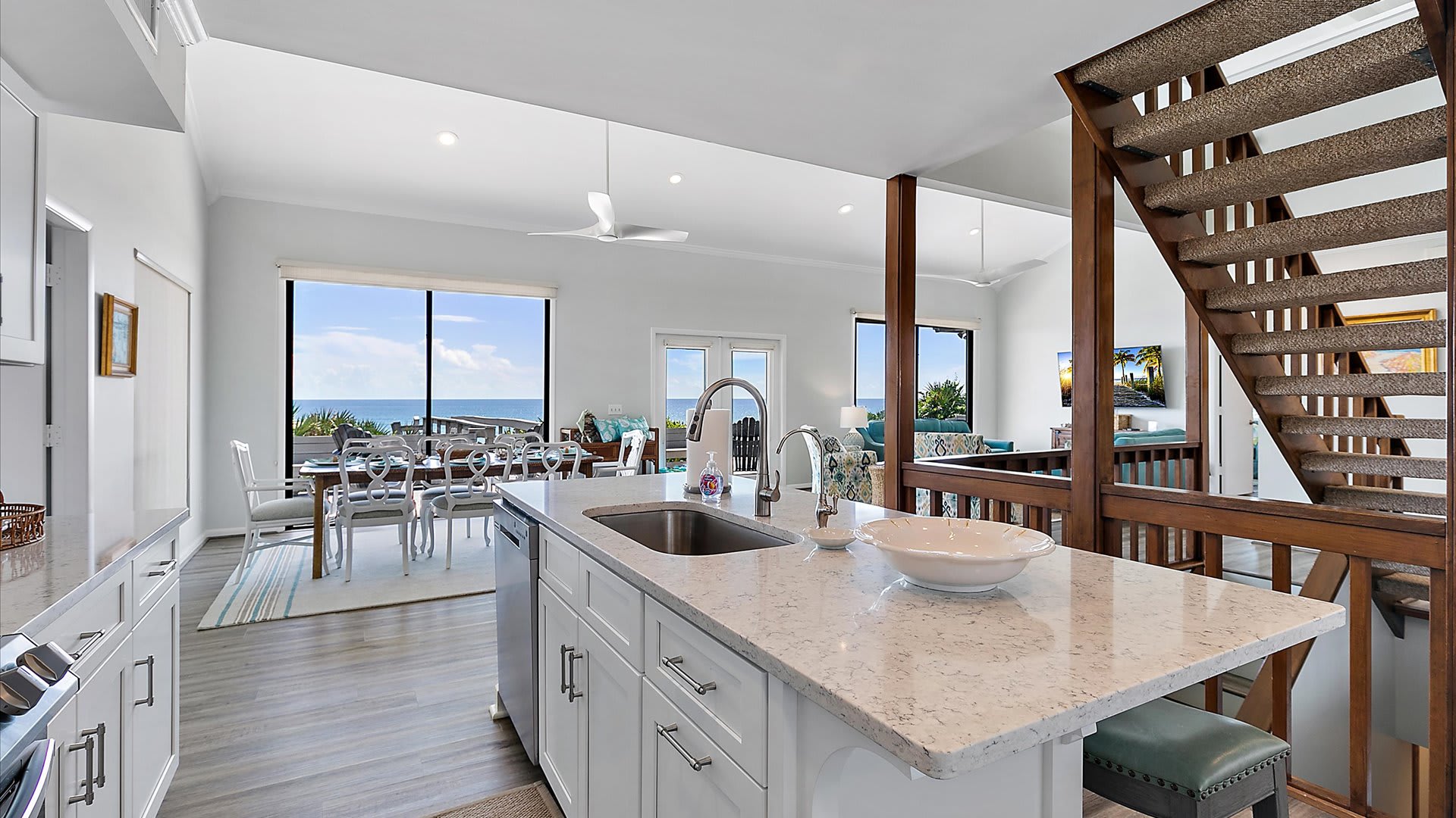 Hello Beach | Wren Beach Rentals by Portoro
