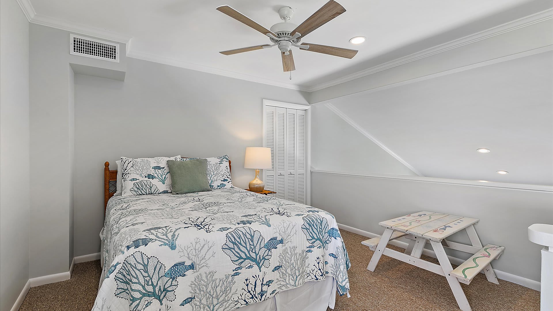 Hello Beach | Wren Beach Rentals by Portoro