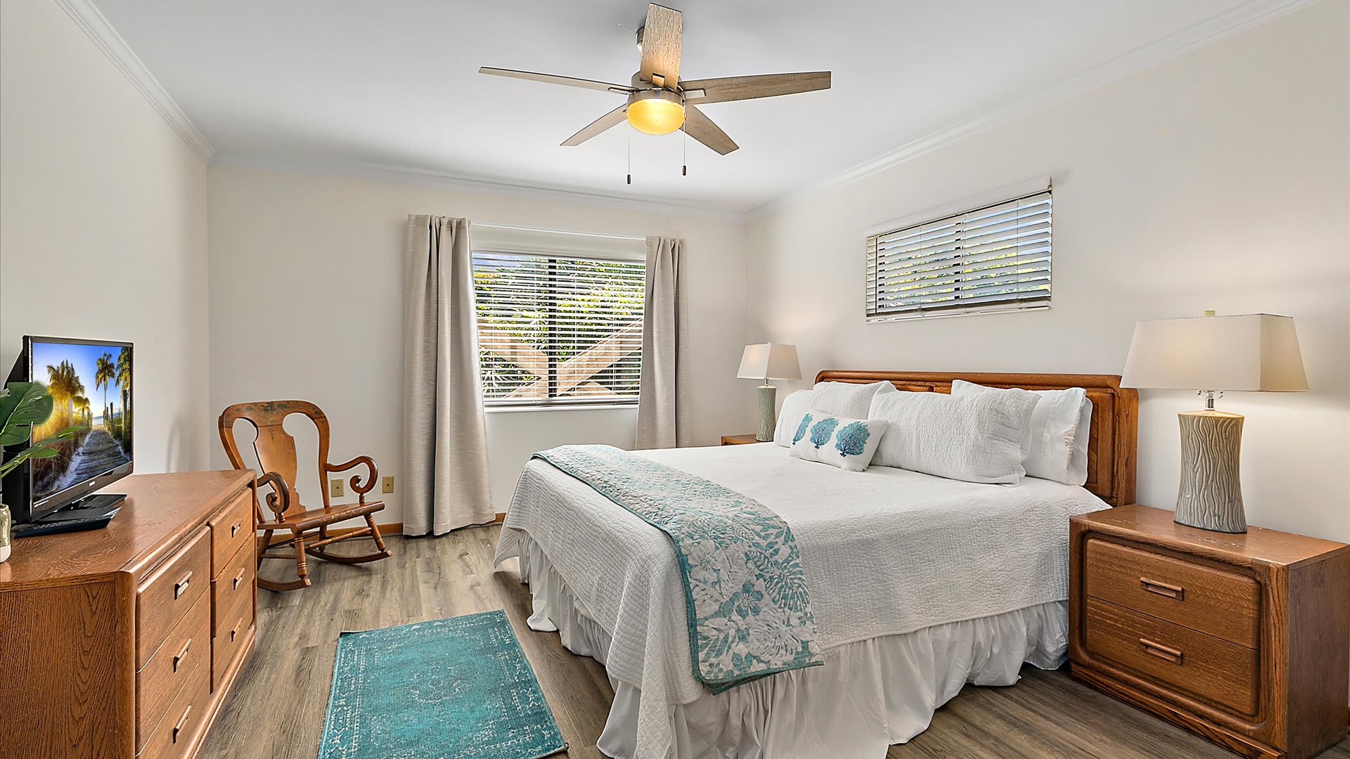 Hello Beach | Wren Beach Rentals by Portoro