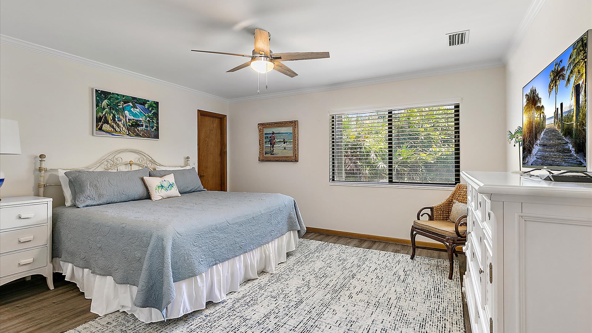 Hello Beach | Wren Beach Rentals by Portoro