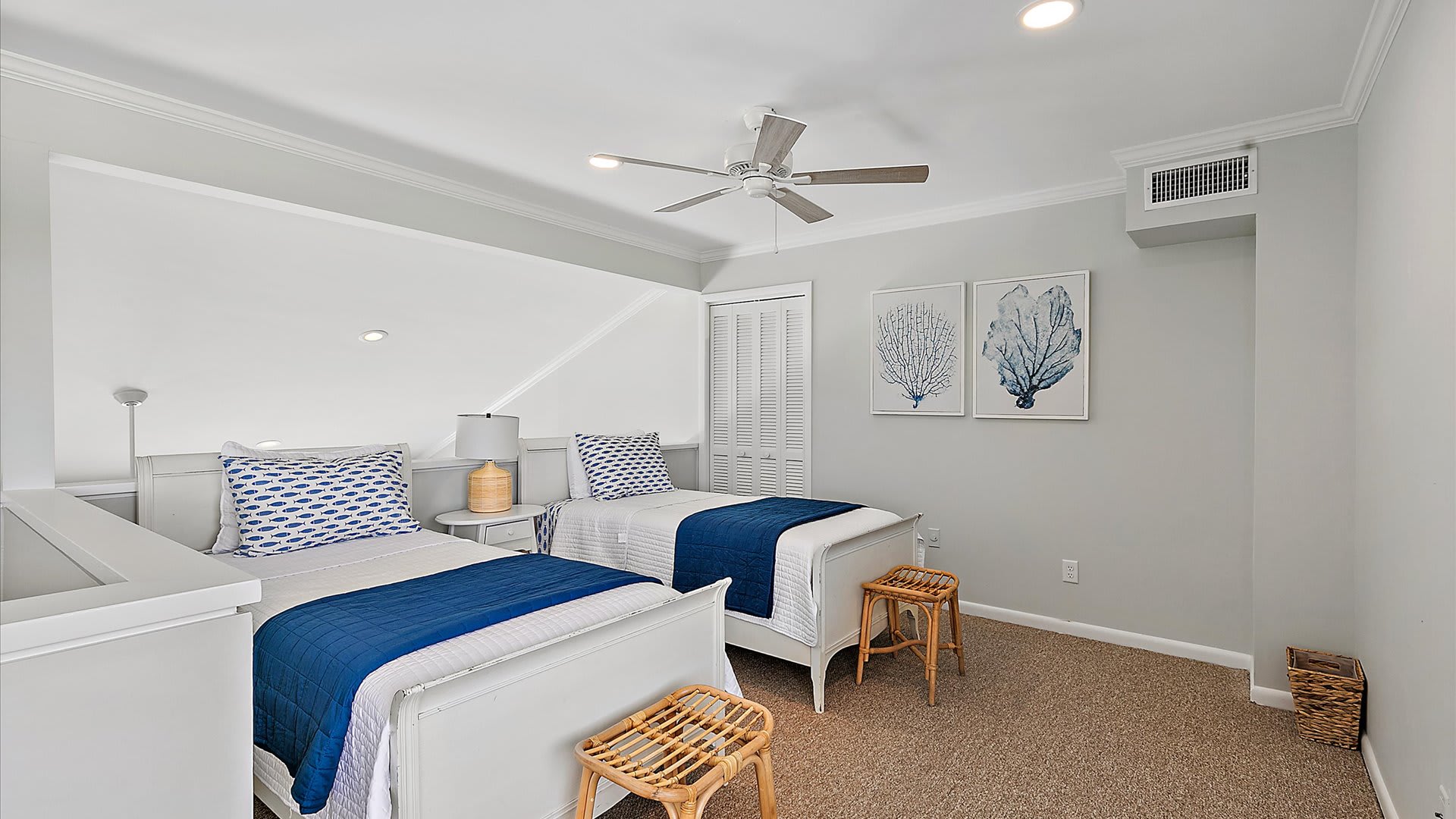 Hello Beach | Wren Beach Rentals by Portoro
