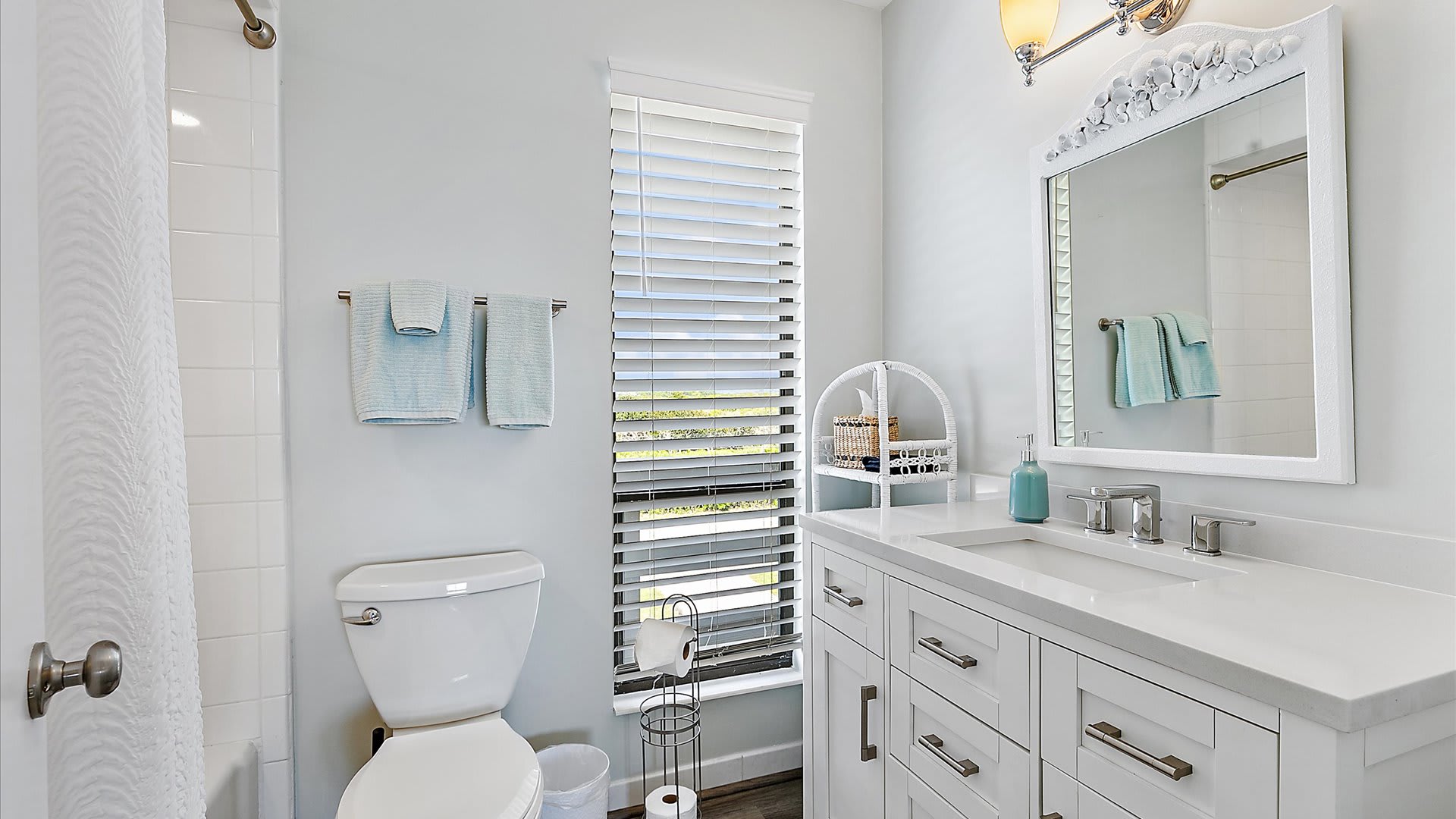Hello Beach | Wren Beach Rentals by Portoro