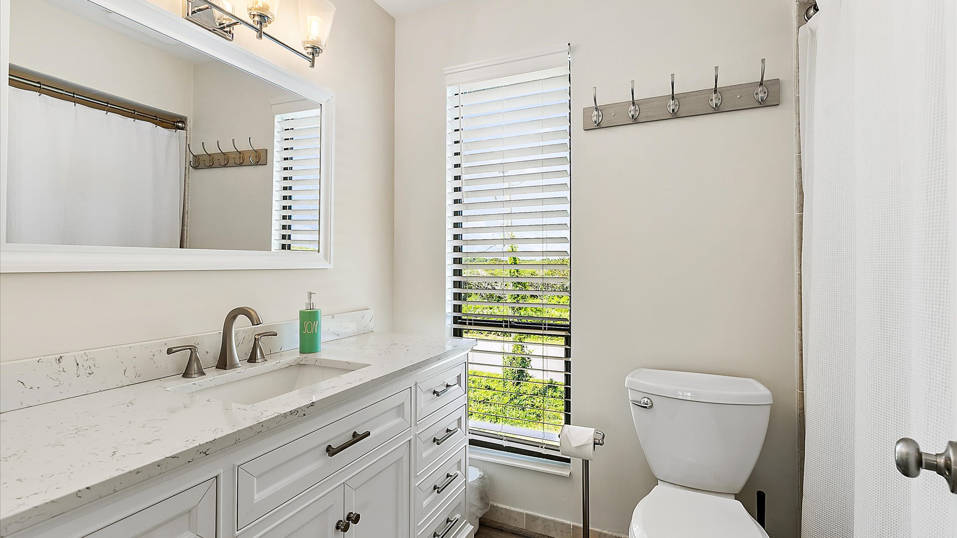 Hello Beach | Wren Beach Rentals by Portoro