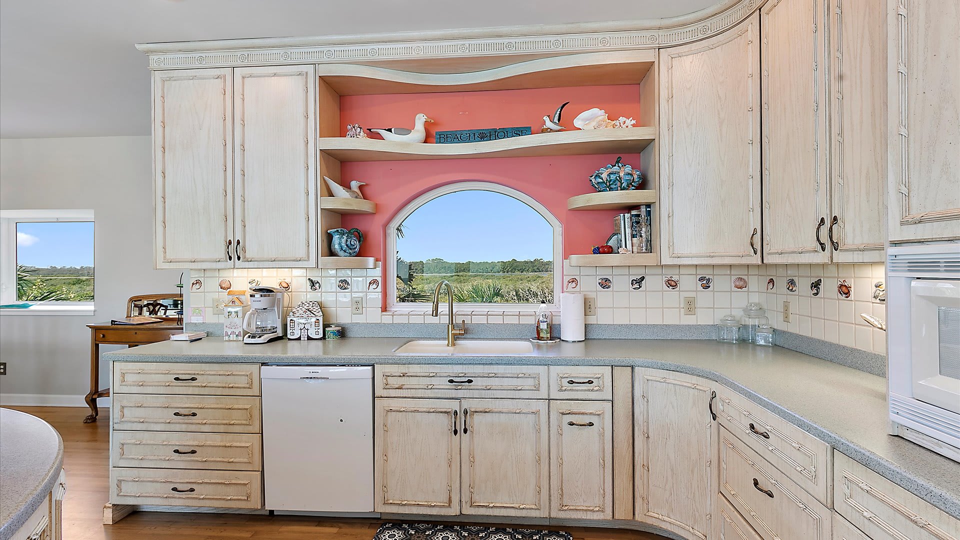 Carpe Beachiem | Wren Beach Rentals by Portoro