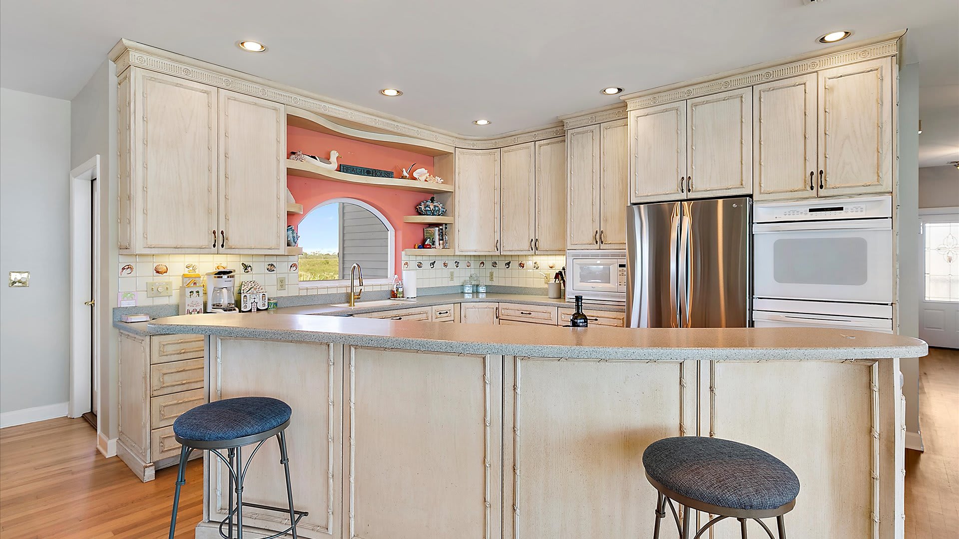 Carpe Beachiem | Wren Beach Rentals by Portoro