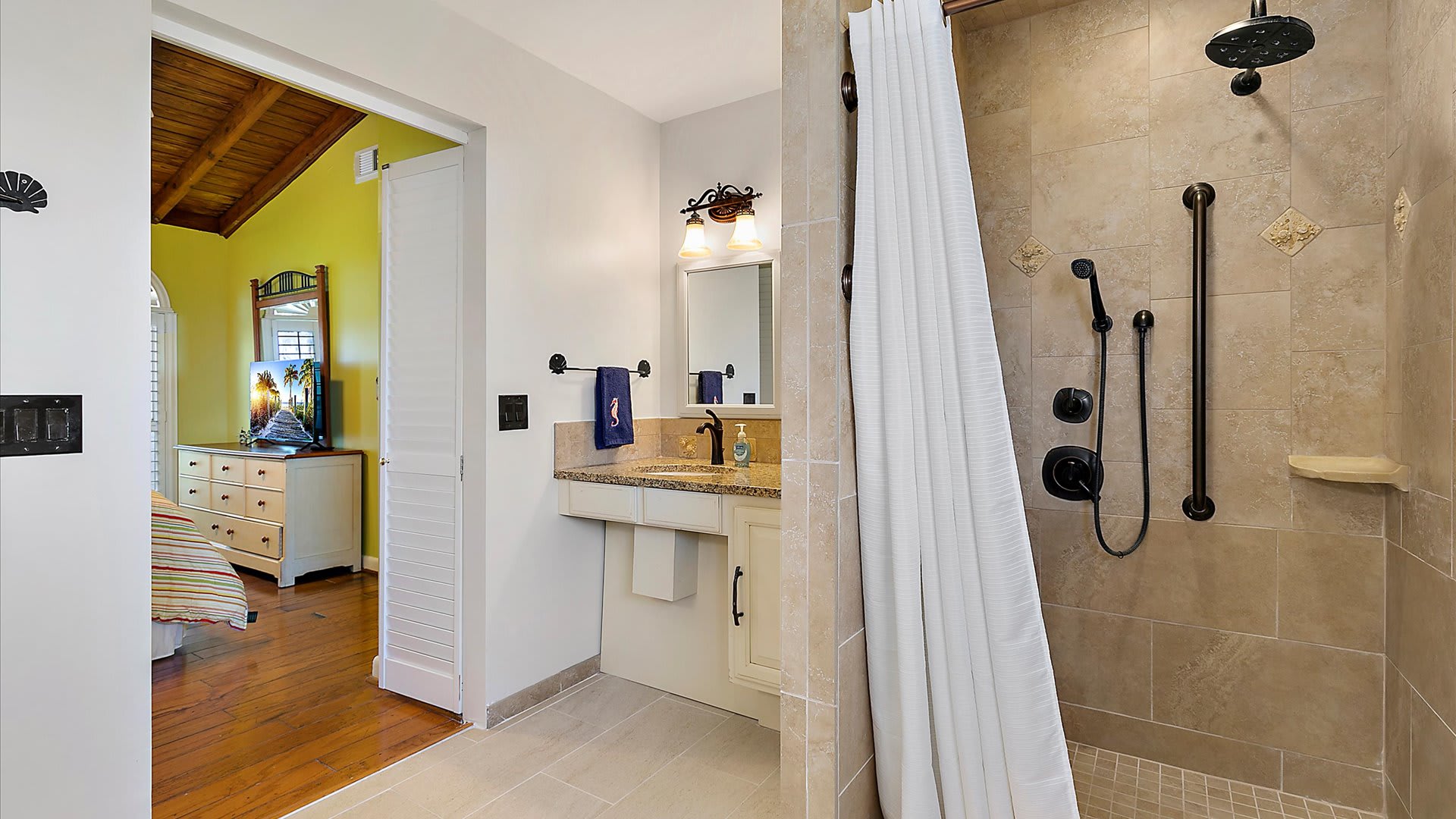 Carpe Beachiem | Wren Beach Rentals by Portoro