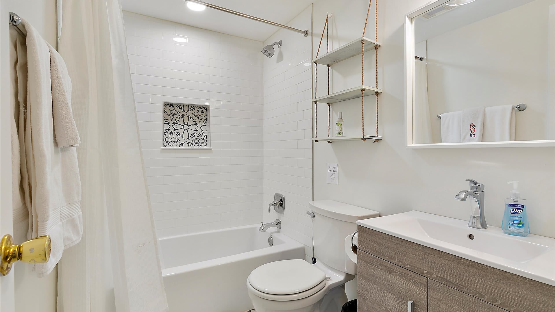 Carpe Beachiem | Wren Beach Rentals by Portoro