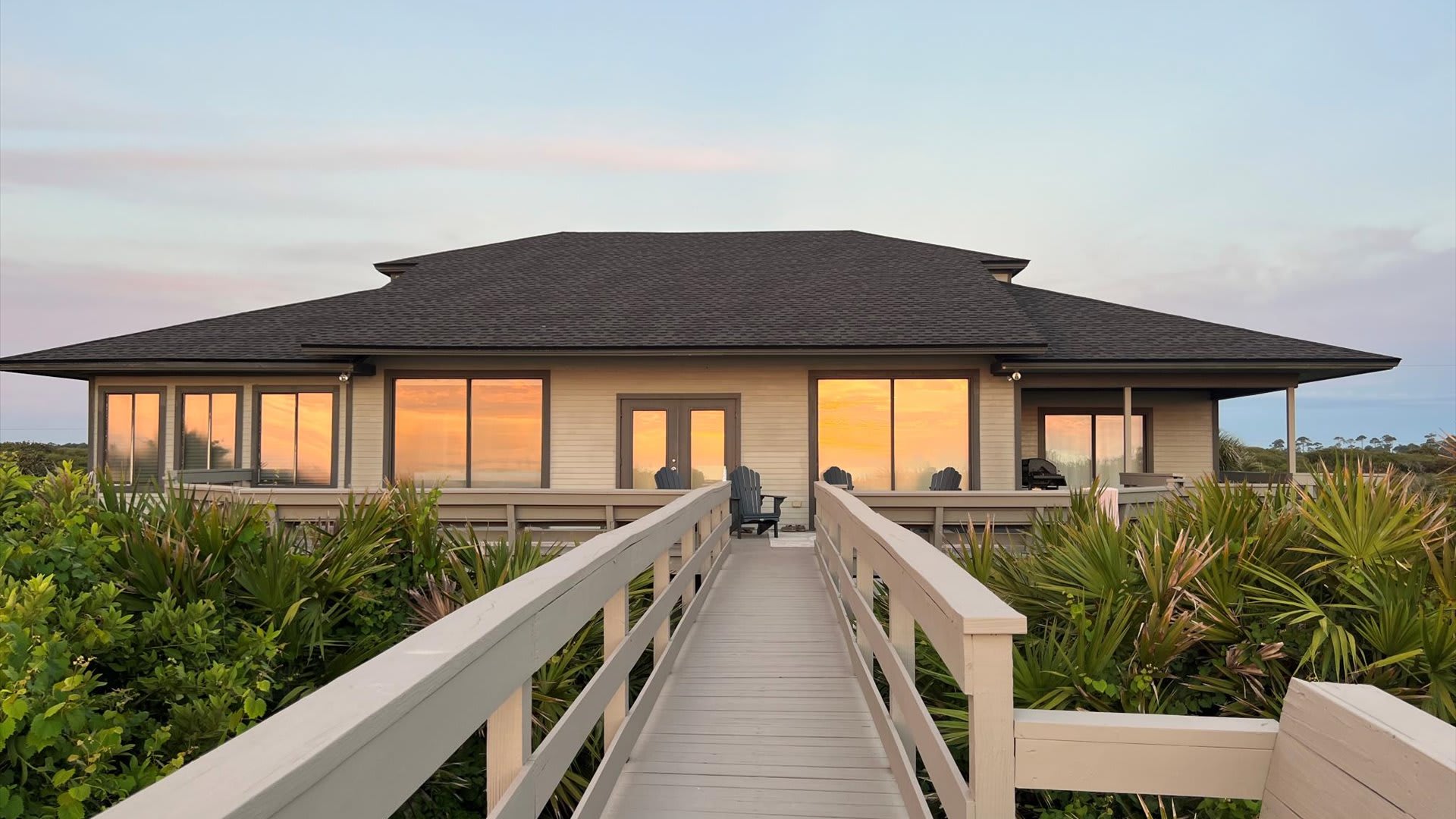 Hello Beach | Wren Beach Rentals by Portoro