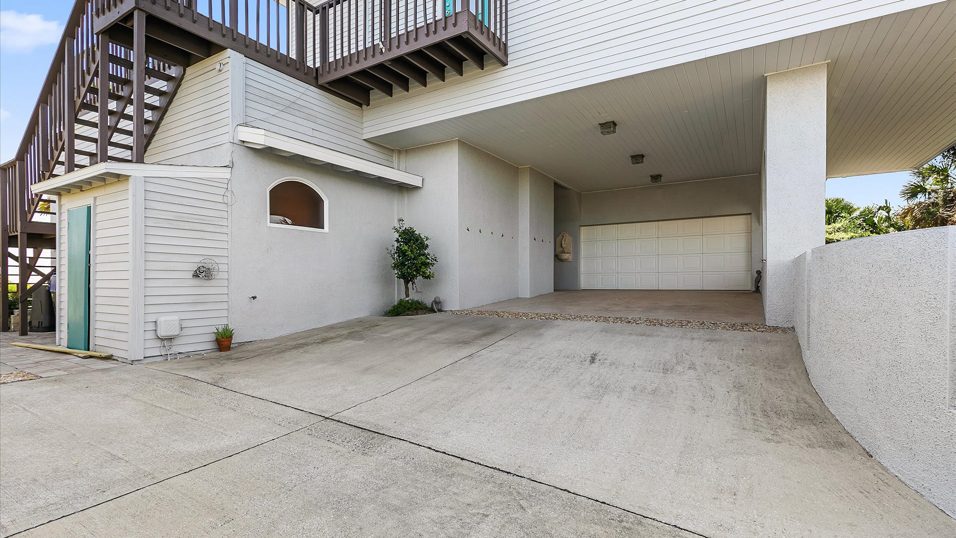 Carpe Beachiem | Wren Beach Rentals by Portoro