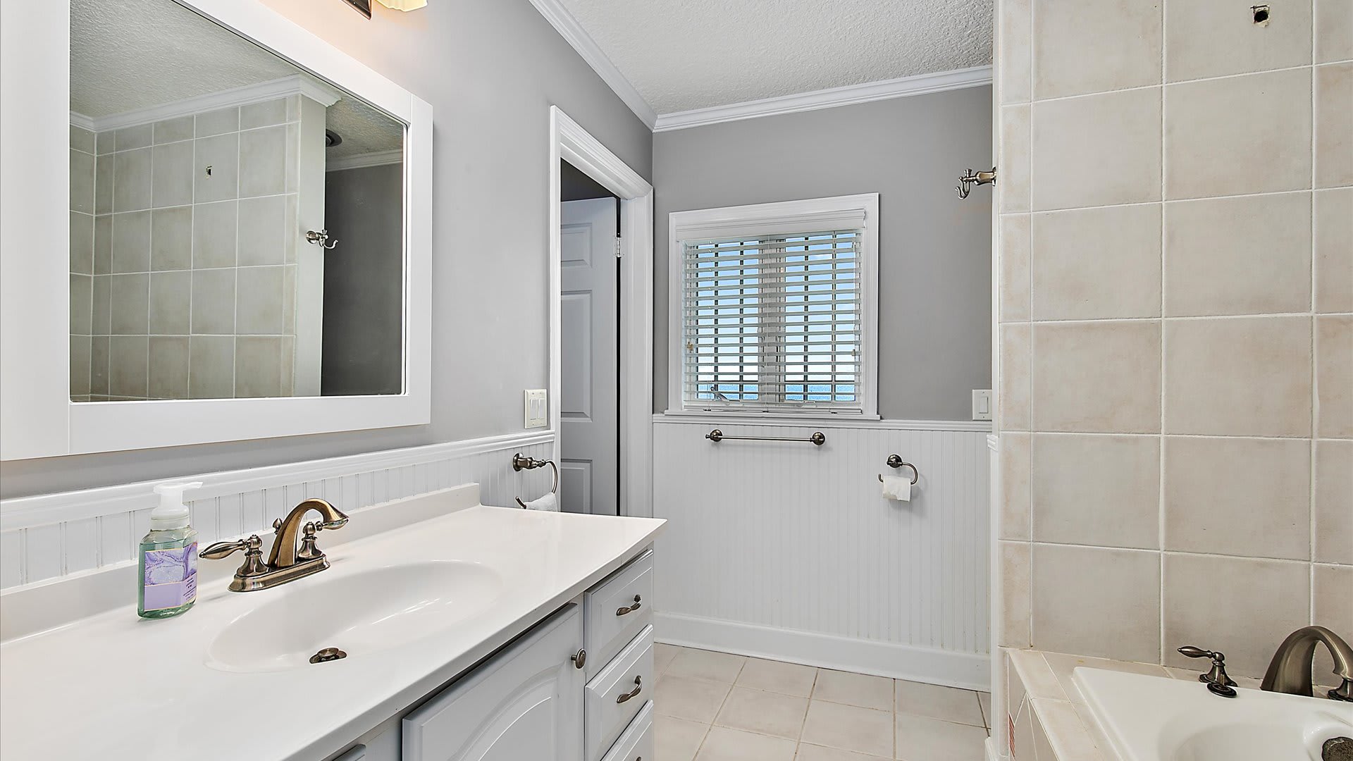 Bala Sands | Wren Beach Rentals by Portoro
