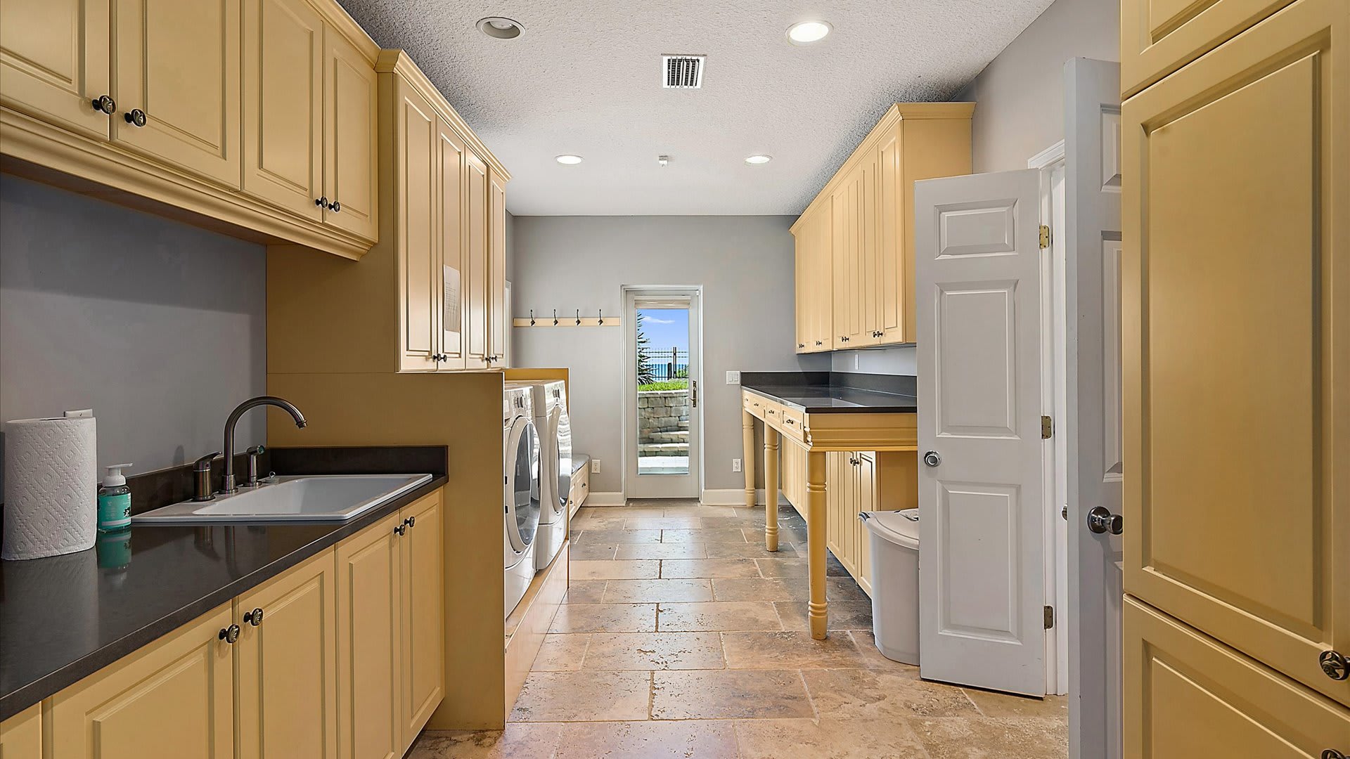 Bala Sands | Wren Beach Rentals by Portoro
