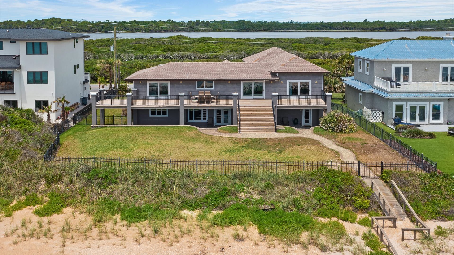 Bala Sands | Wren Beach Rentals by Portoro