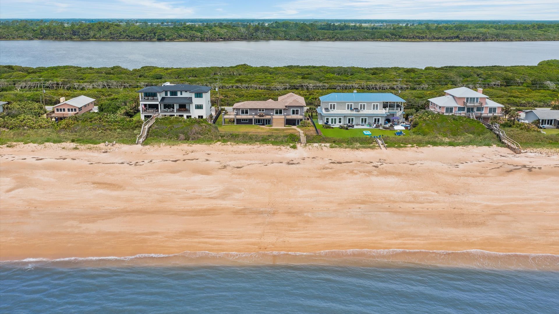 Bala Sands | Wren Beach Rentals by Portoro