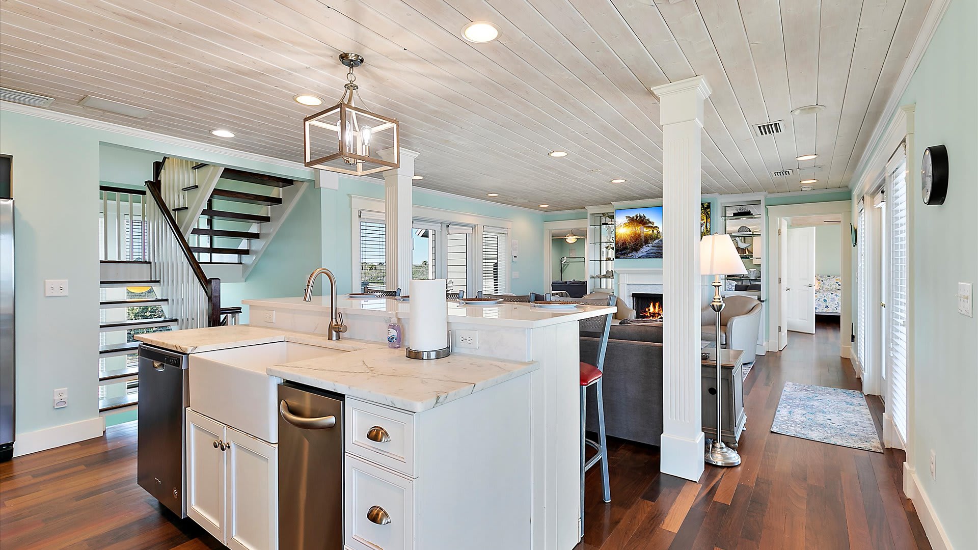 Mighty Fine | Wren Beach Rentals by Portoro