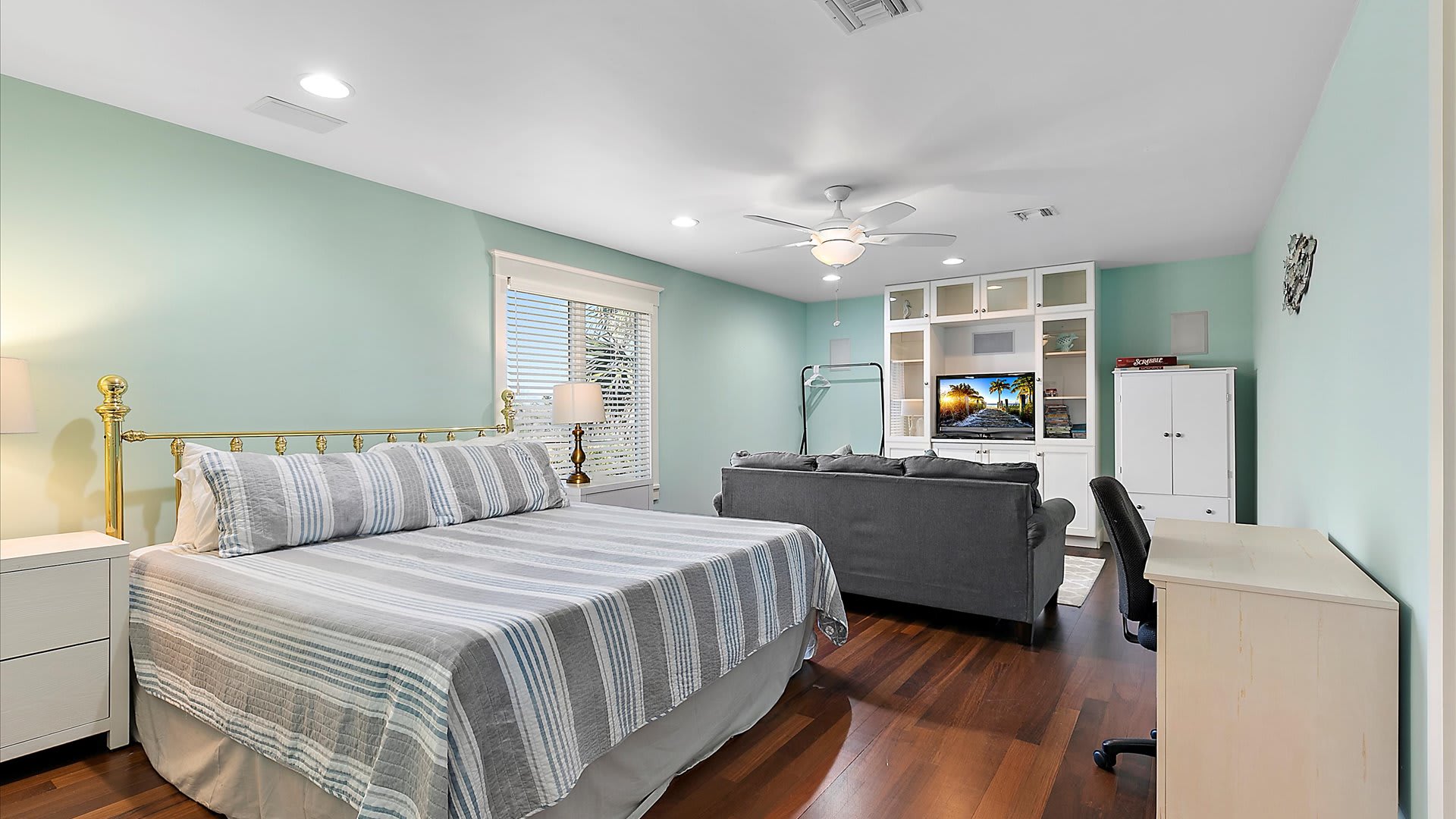 Mighty Fine | Wren Beach Rentals by Portoro