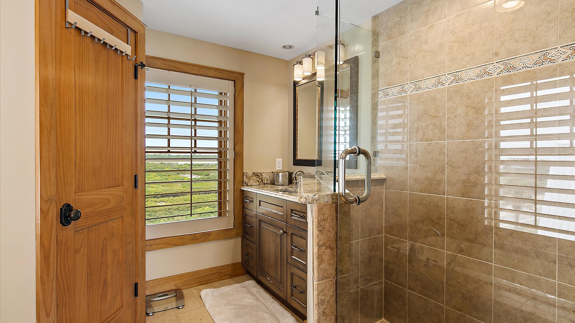 Geordie Shore | Wren Beach Rentals by Portoro
