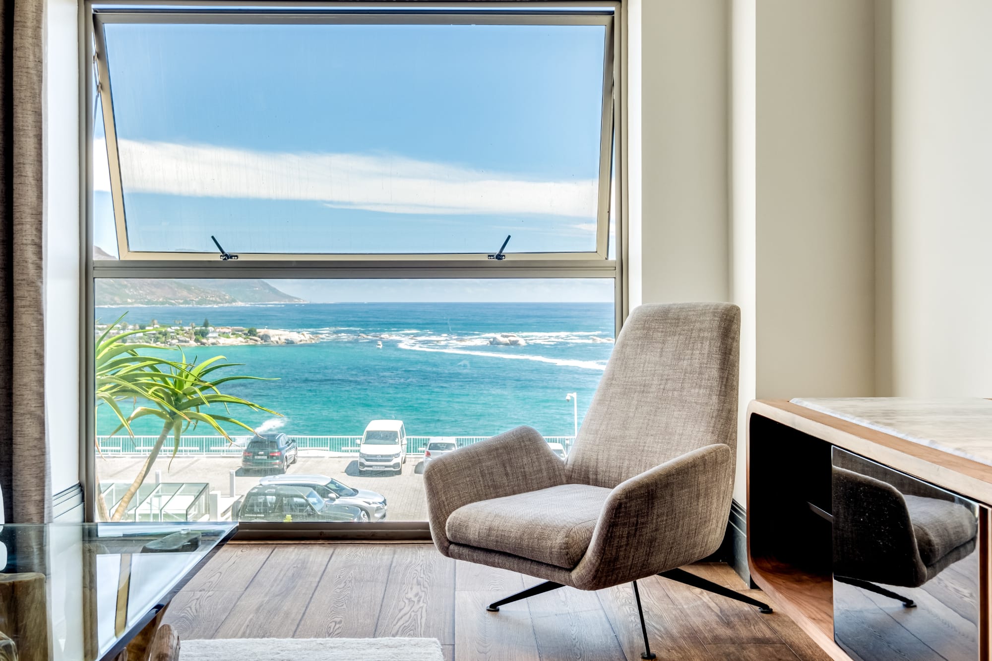 Chic Apartment w Amazing Views Dunmore Luxe 7