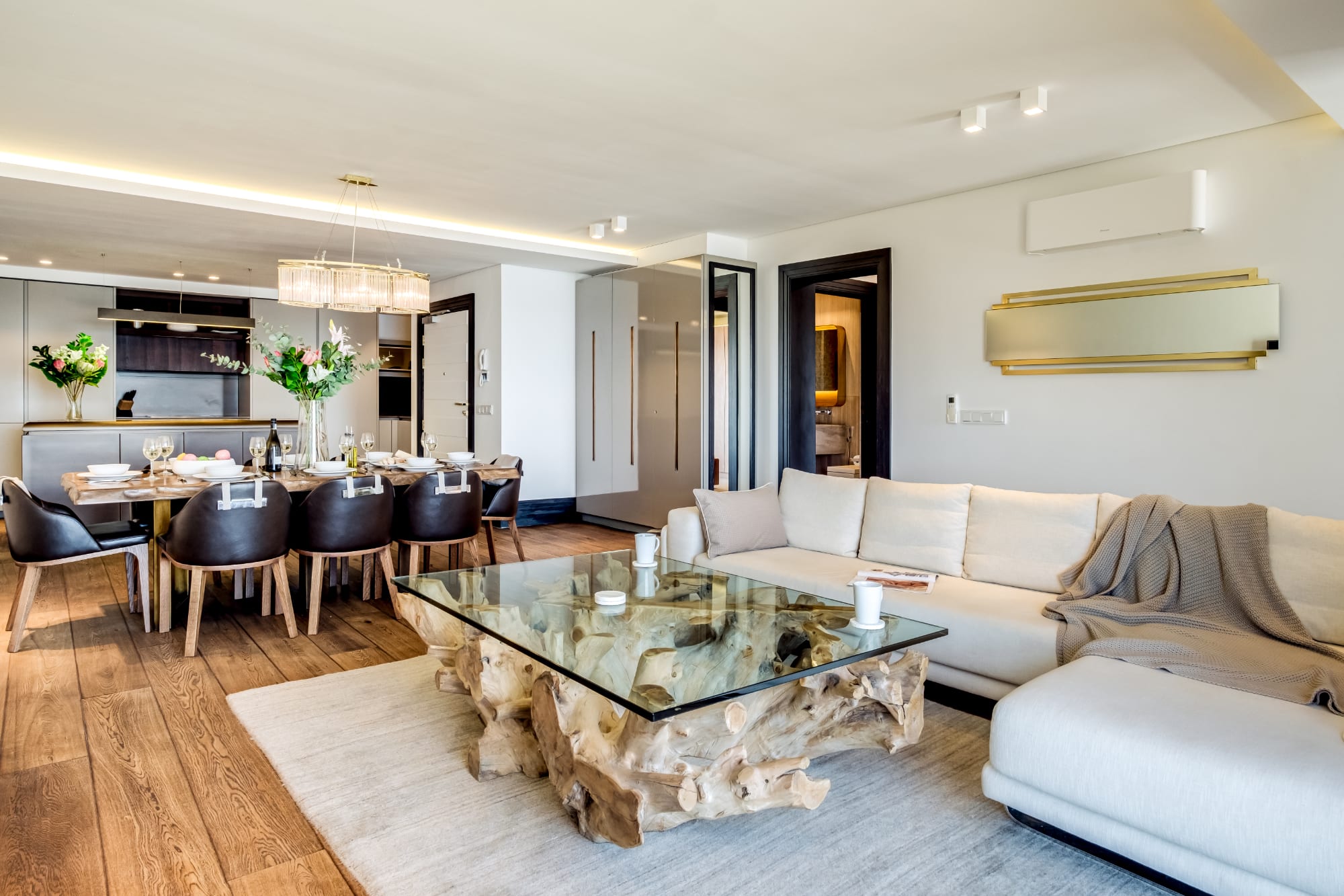 Chic Apartment w Amazing Views Dunmore Luxe 10
