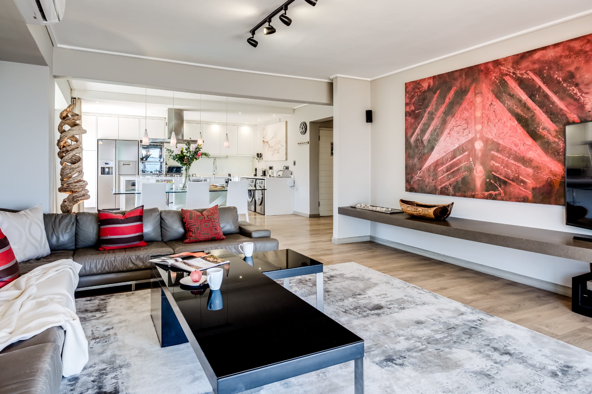 Modern Apartment with Private Pool Houghton Steps 9