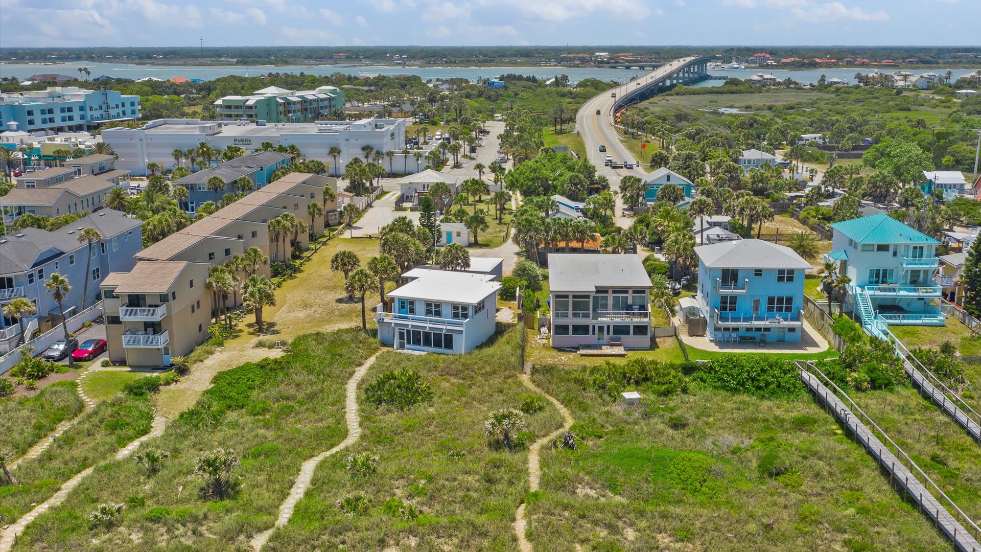 CV-Downstairs Beachside-5 | Wren Beach Rentals by 