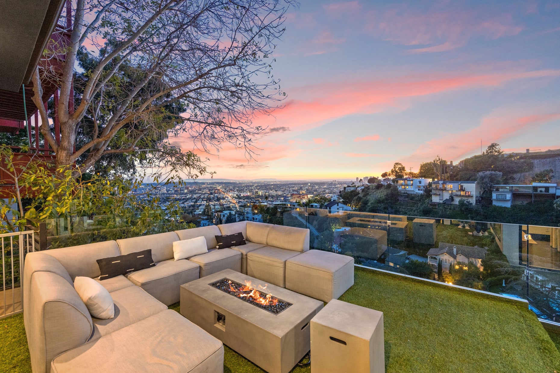 Escape to paradise with Stay Awhile Villas' exclusive Hollywood Hills properties.