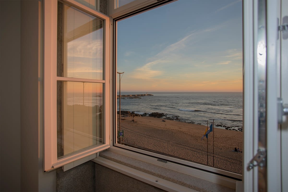 Liiiving in Porto| Luxury Beachfront Apartment III — Porto, Porto — vacation rental