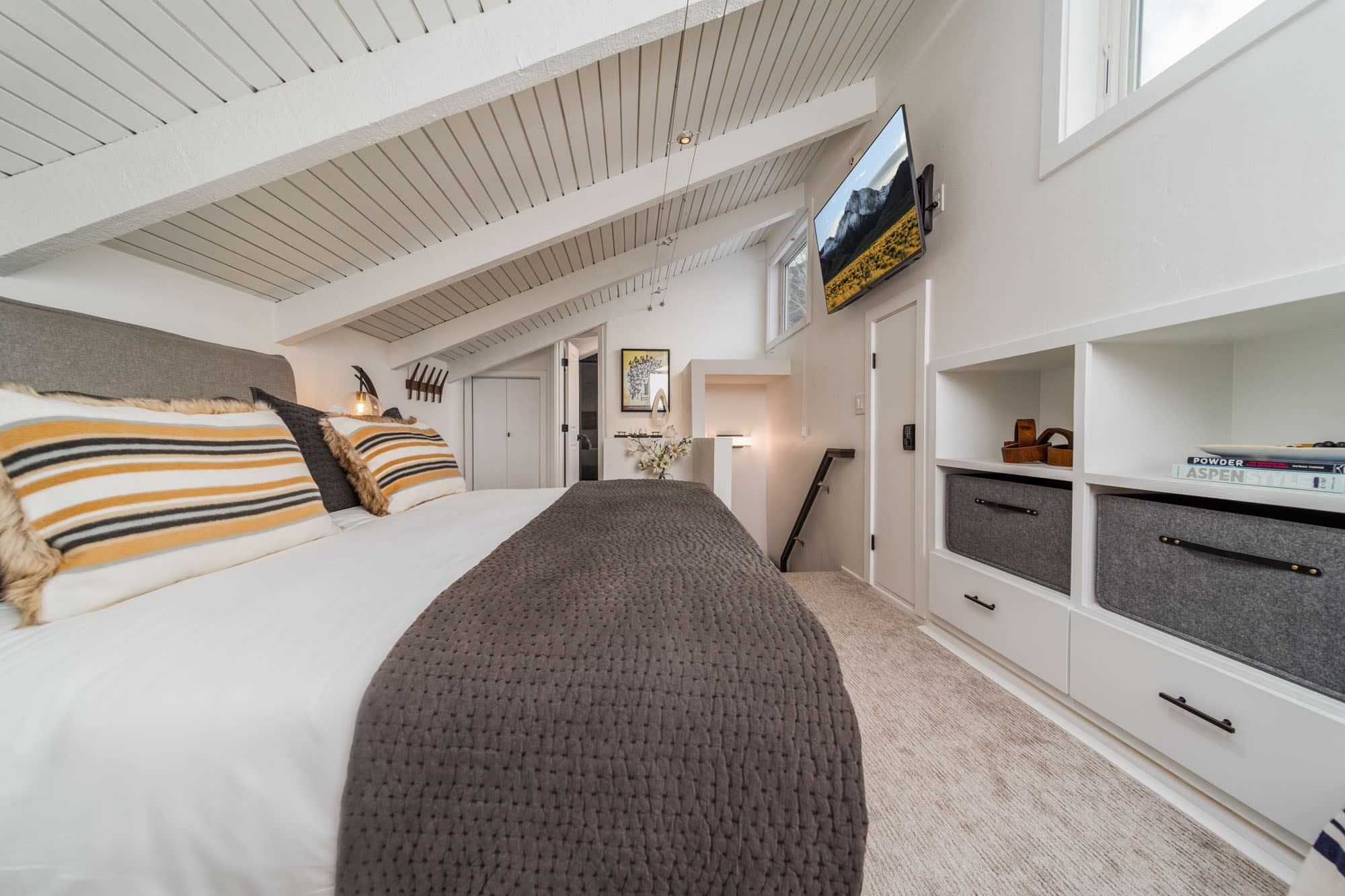 Renovated 3BR, 3BA Snowmass Condo 6
