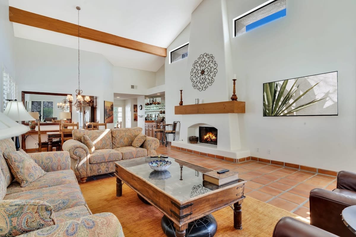 Gorgeous Santa Rosa Hacienda on PGA Golf Course!