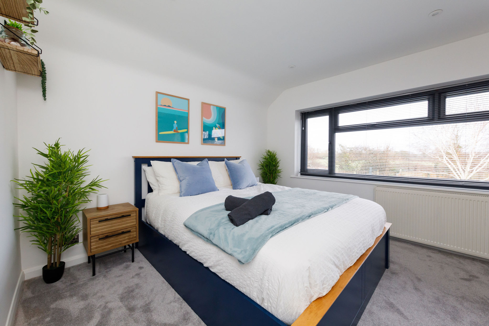 Side tables & bedside lamps can be found in the master bedroom.