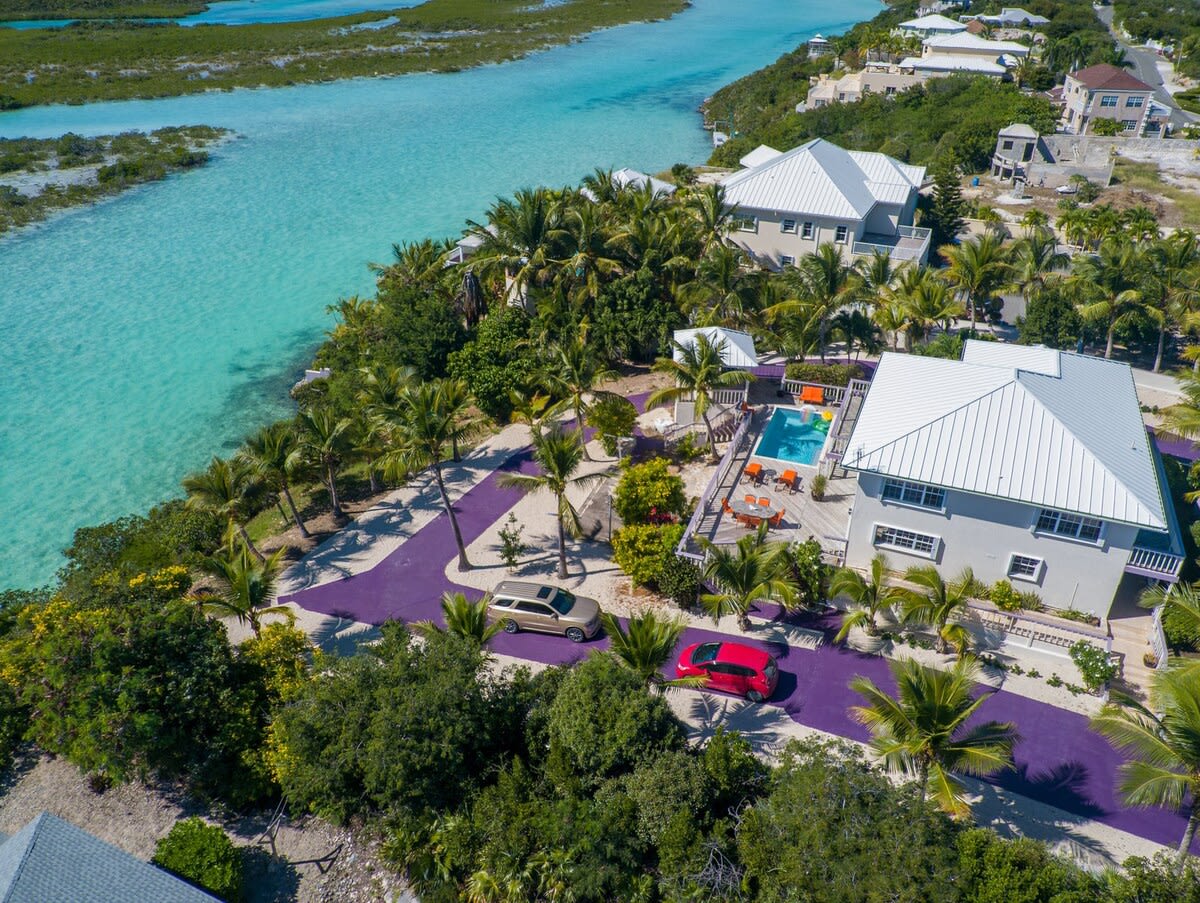 Tropical Villa Paradise: Pool, Beach & 360° Views in TKCA 1ZZ Providenciales, Turks and Caicos Islands