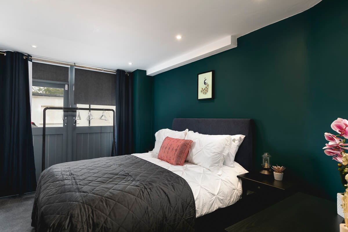 Free Parking & Dog Friendly | Brighton Retreat in Donkey Mews 3 BN3 1AW - Property image 10 - VivreStays