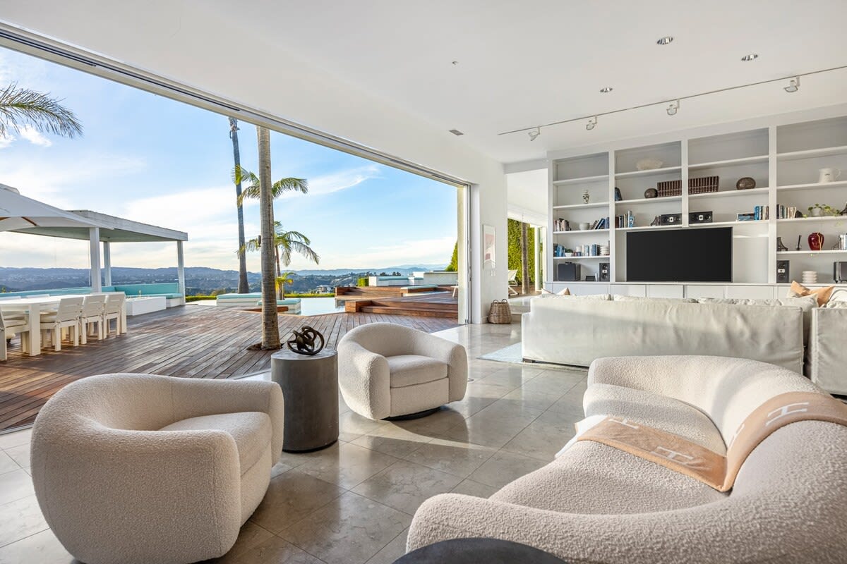Crest Estate by Stay Awhile Villas