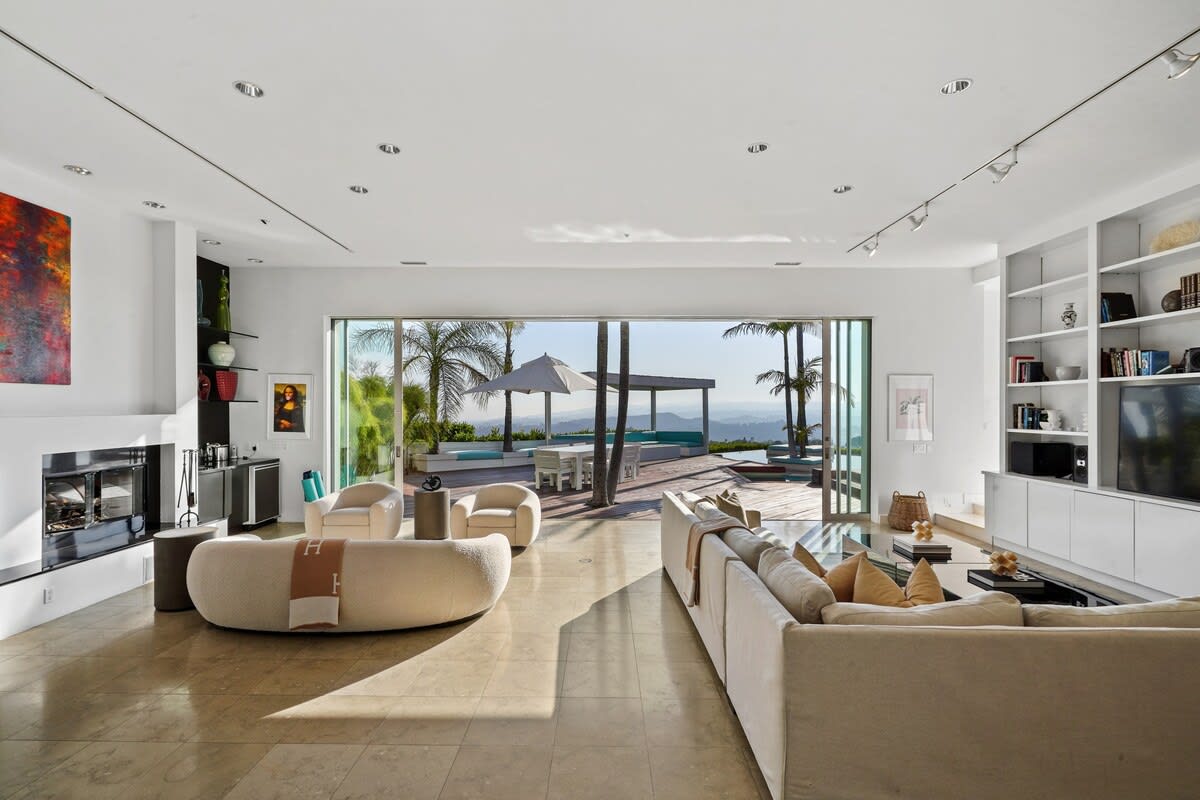 Enjoy evenings of indulgence as you unwind by the fireplace or sip your favorite drinks from the elegant mini bar.