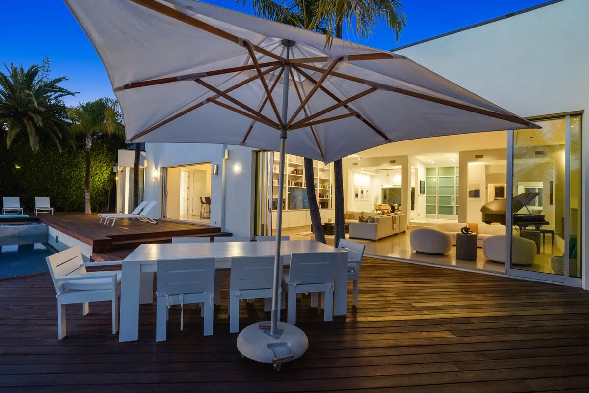 Experience the enchantment of dining under the stars, as the night sky adds a touch of magic to your culinary journey.