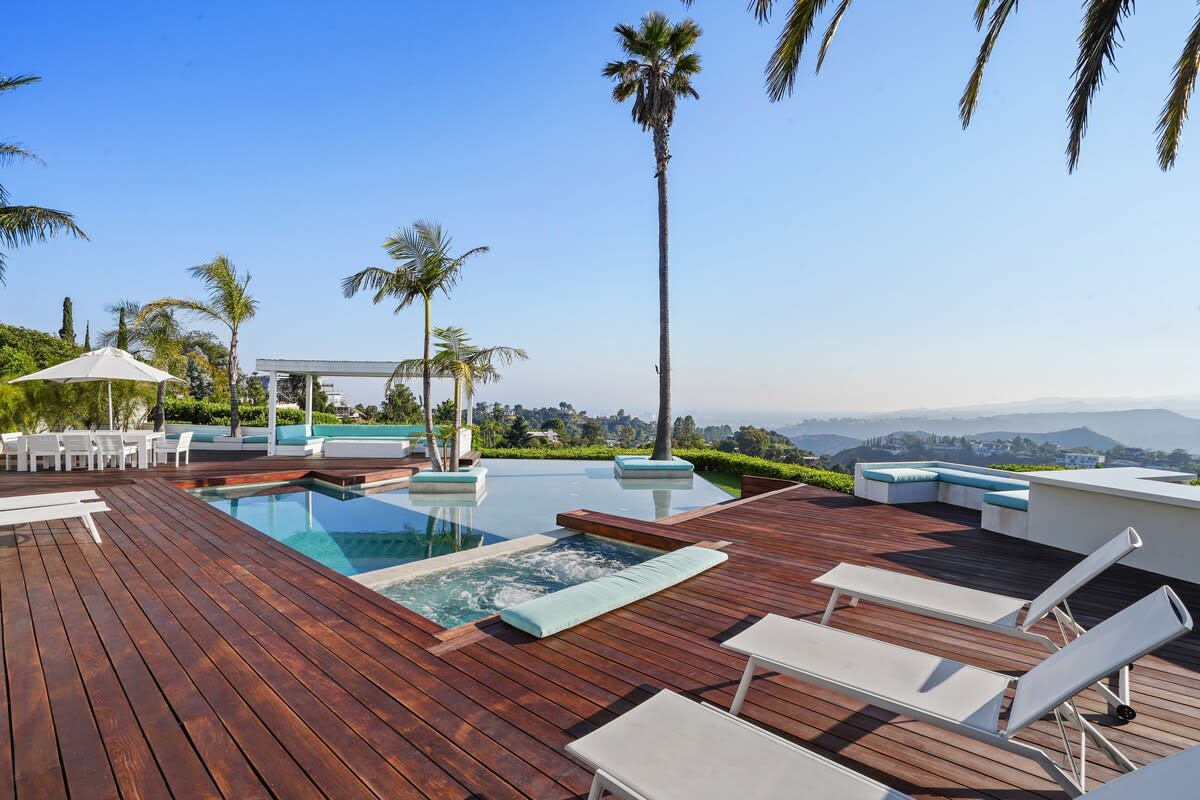 The outdoor deck immerses you in nature's embrace, inviting you to connect with the natural beauty that surrounds you.