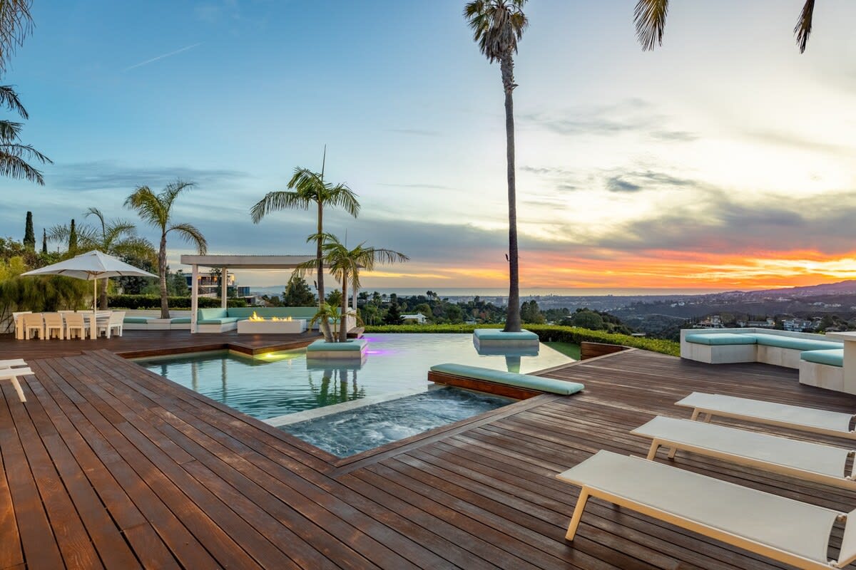 Crest Estate by Stay Awhile Villas