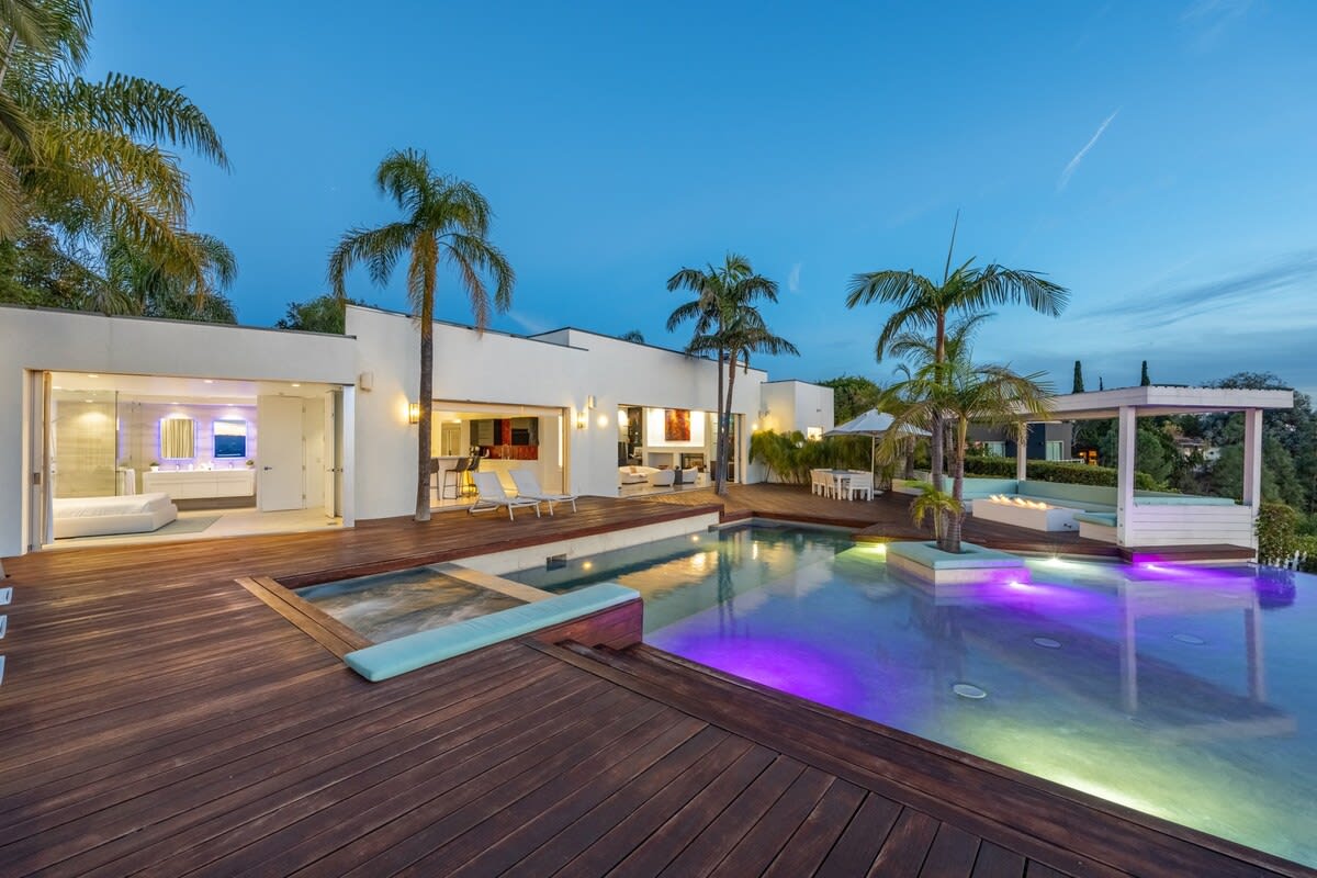Crest Estate by Stay Awhile Villas