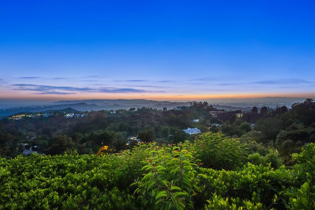 Admire the mesmerizing sunset view that extends beyond the horizon, creating a breathtaking and memorable sight.