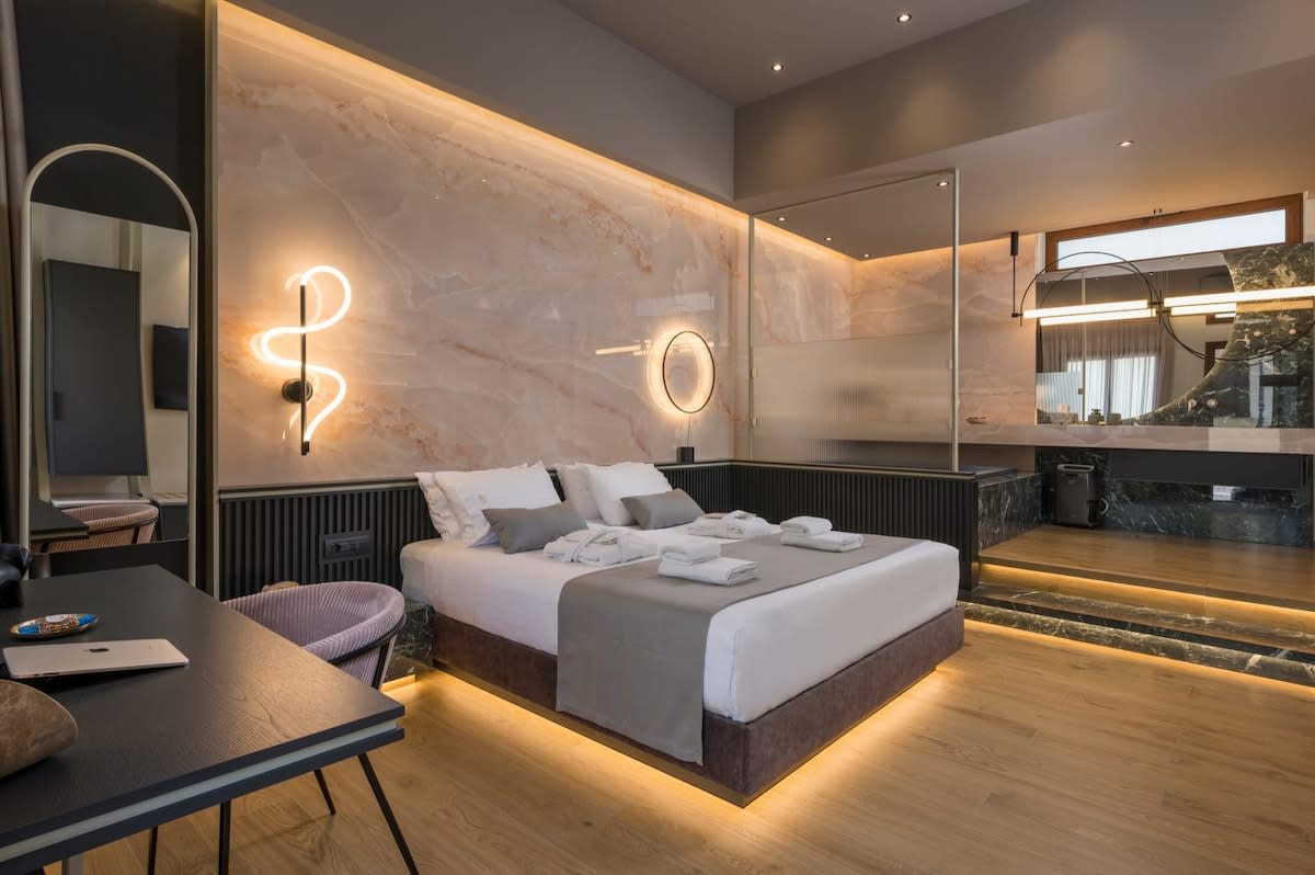 Agave Suites | Suite with jacuzzi
