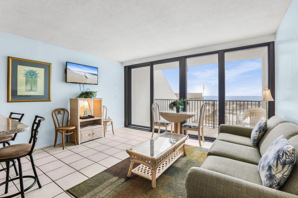 Island Wind West 177, Next to Hangout, pool — Gulf Shores, AL — vacation rental